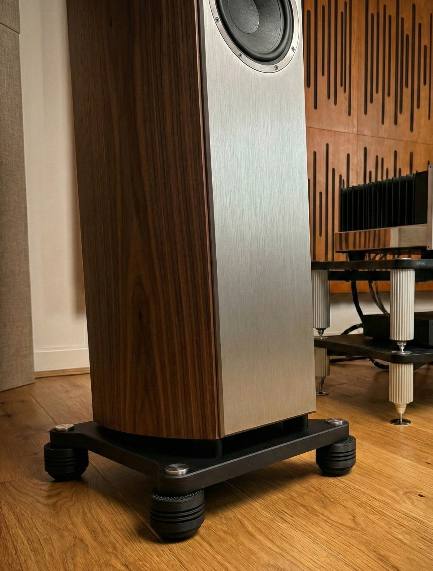 8 x BassGuard Dempeføtter