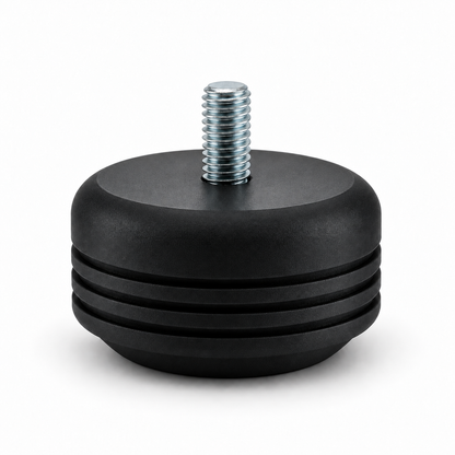 BassGuard Compact, én sort dempefot med avrundet topp og gjengebolt på hvit bakgrunn.